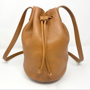 BAGGU Drawstring Leather Bucket Bag in Caramel